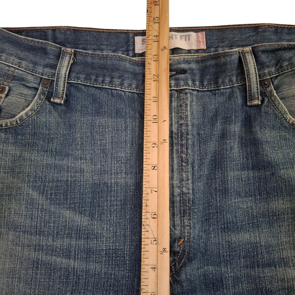 Vintage Levis 505 Straight Fit Jeans Men's  40x30 Medium Wash Blue Denim Y2K